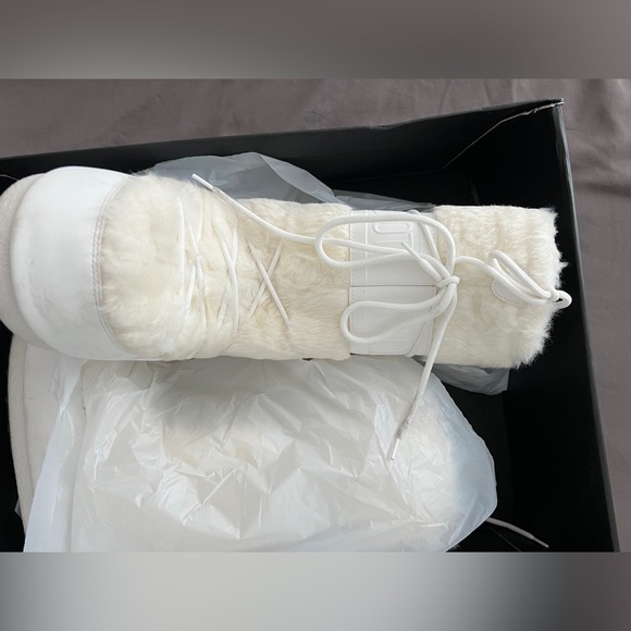 Moon Boots Icon Faux-Fur Snow boots White size 7/8.5 - Picture 8 of 12